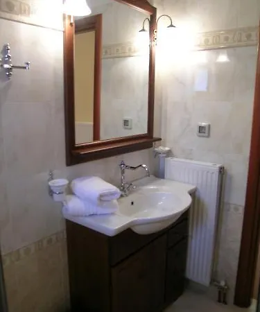 Aristarchos Lodge Калаврита