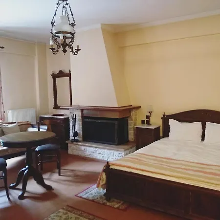 Aristarchos Lodge * Калаврита