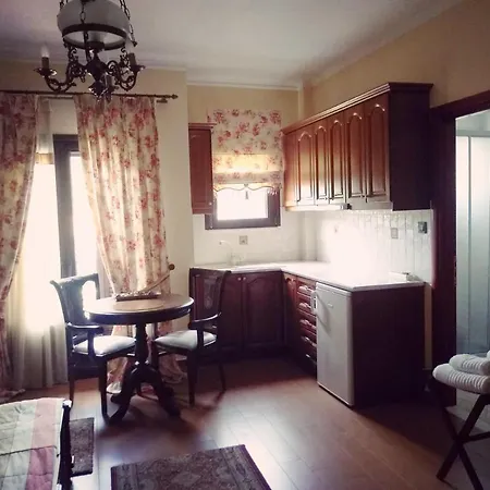 Aristarchos Lodge
