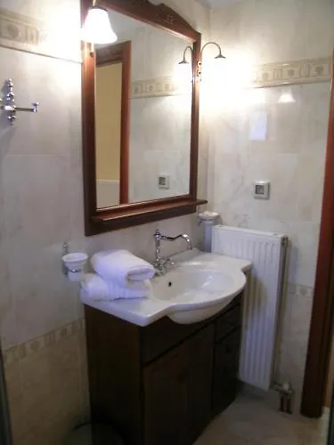 Aristarchos Lodge كالافريتا