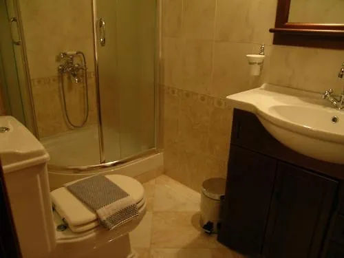 Aristarchos Lodge كالافريتا