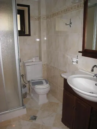 Aristarchos Lodge كالافريتا